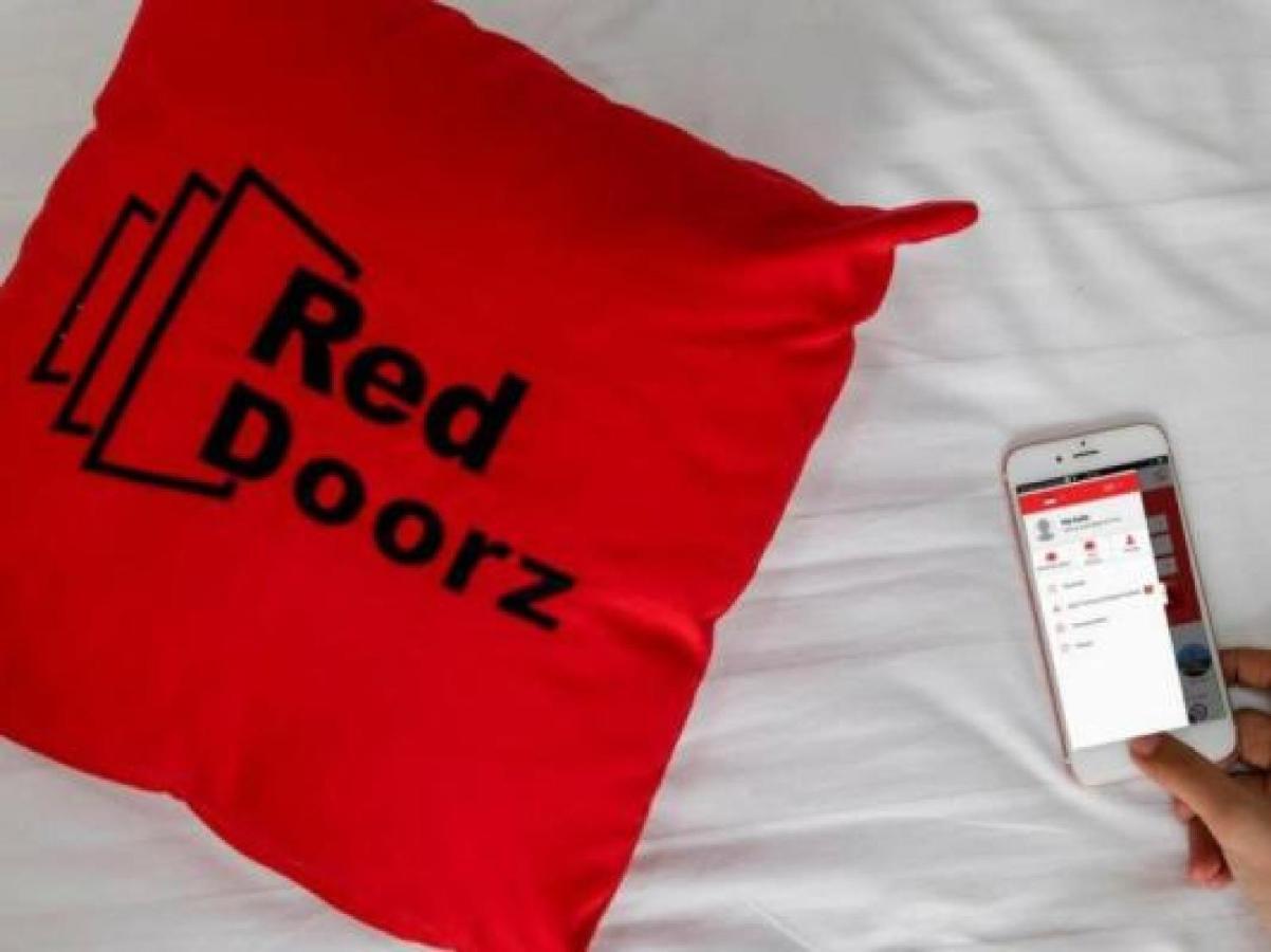Reddoorz Syariah At Kartohardjo Madiun Hotel Exterior foto